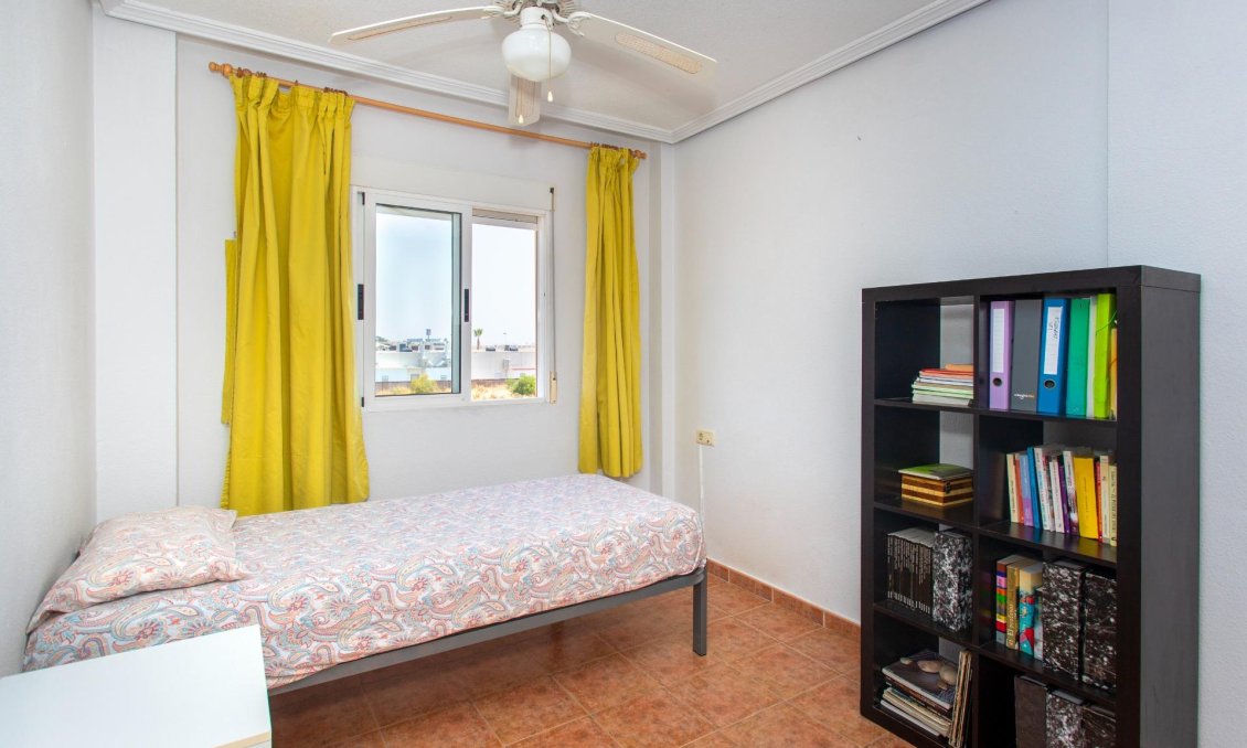 Resale - Bungalow -
Orihuela Costa - Punta Prima