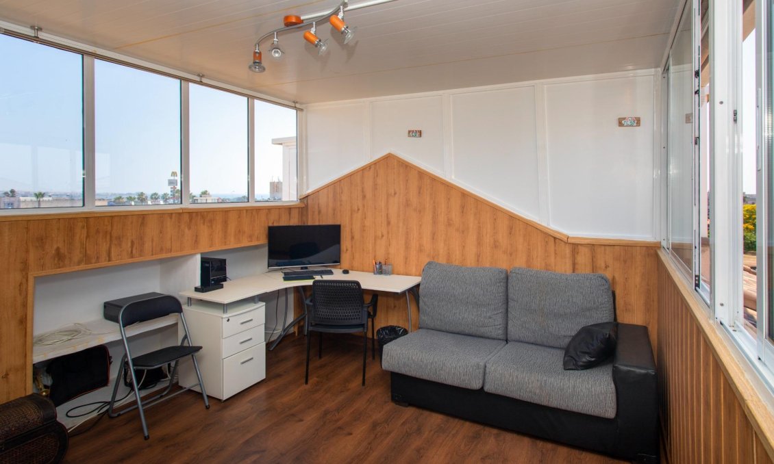 Resale - Bungalow -
Orihuela Costa - Punta Prima