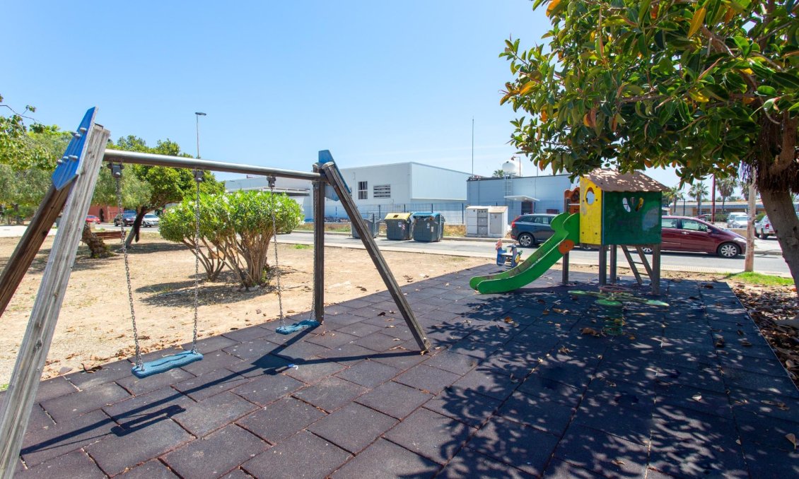 Resale - Bungalow -
Orihuela Costa - Punta Prima