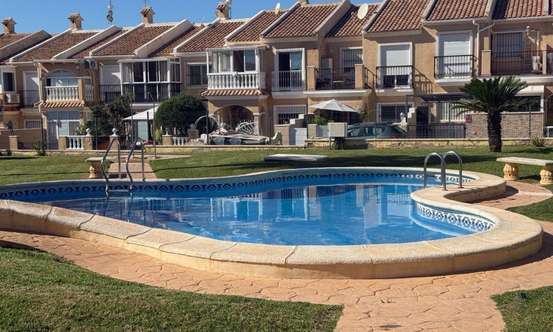 Wiederverkauf - Town House -
Torrevieja - Aguas Nuevas