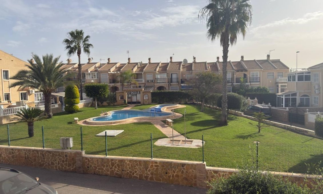 Wiederverkauf - Town House -
Torrevieja - Aguas Nuevas