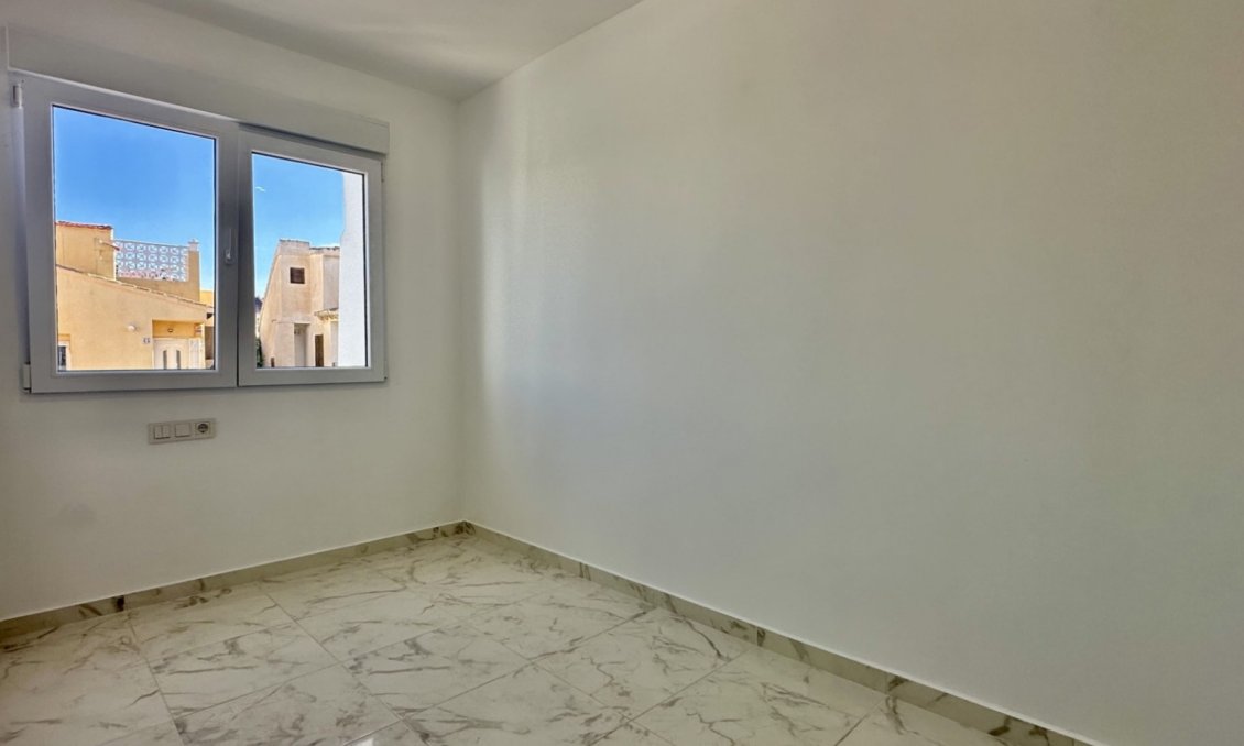 Wiederverkauf - Town House -
Torrevieja - Costa Blanca