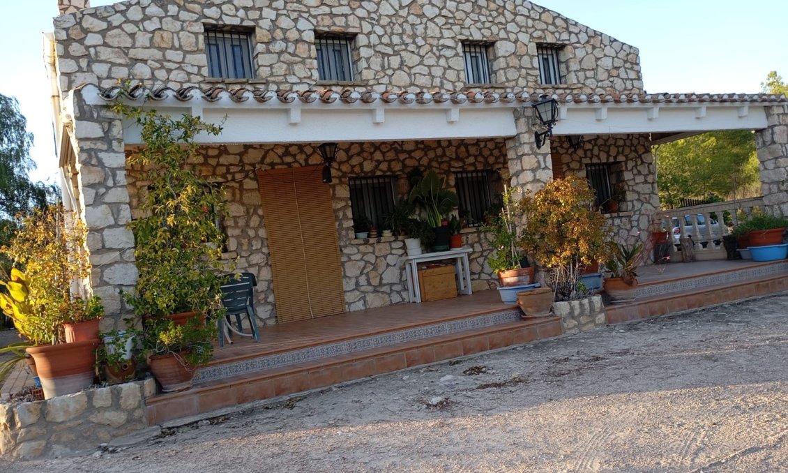 Revente - Villa -
Yecla - Inland