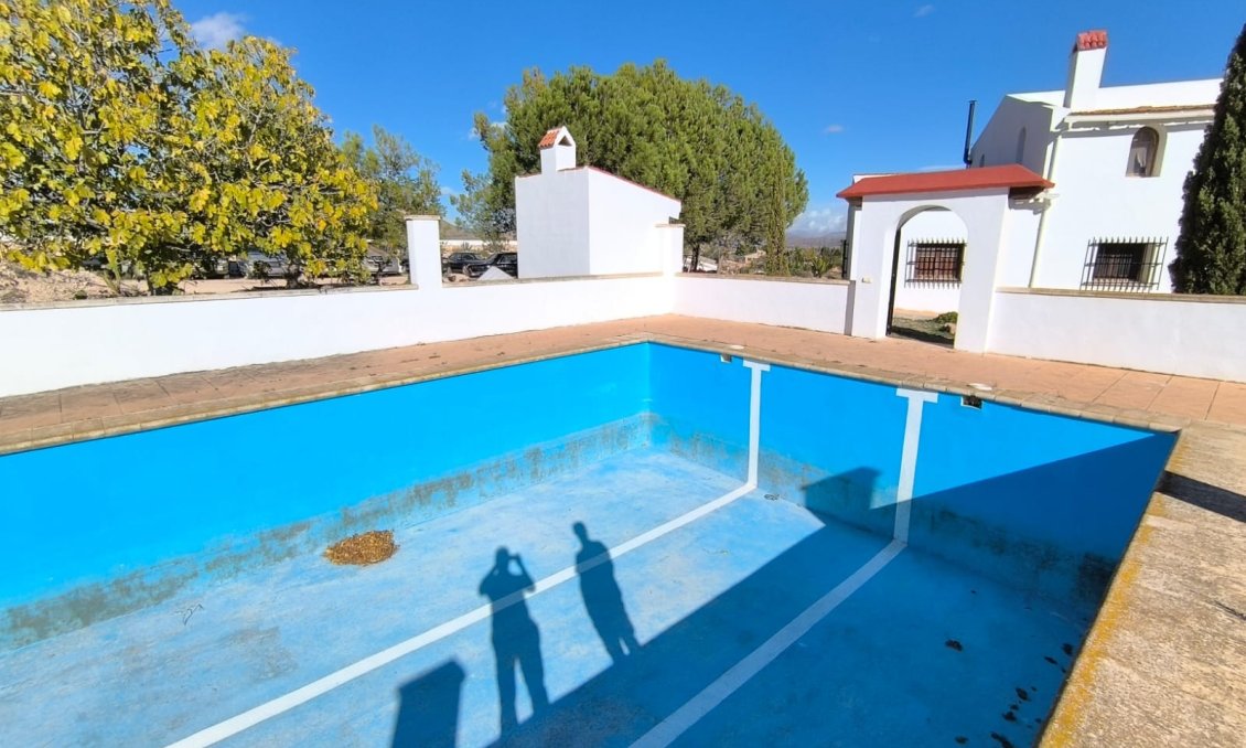 Wiederverkauf - Villa -
Novelda - Inland