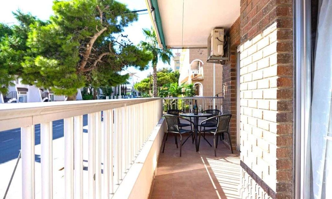 Revente - Appartement -
Punta Prima - Costa Blanca