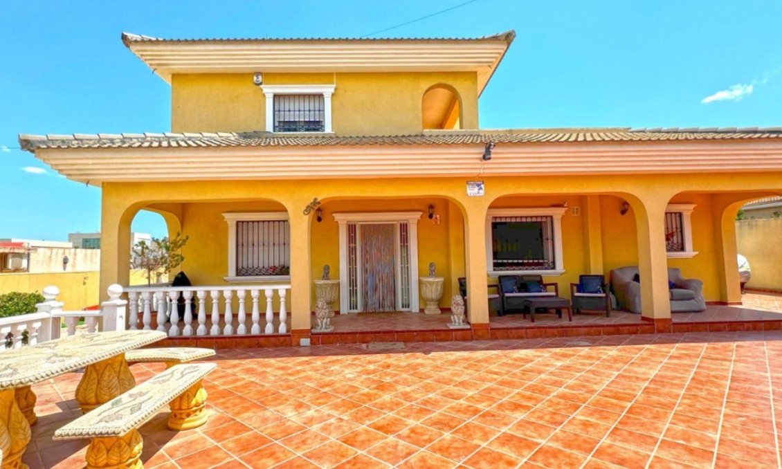 Revente - Villa -
Torrevieja - Los Balcones