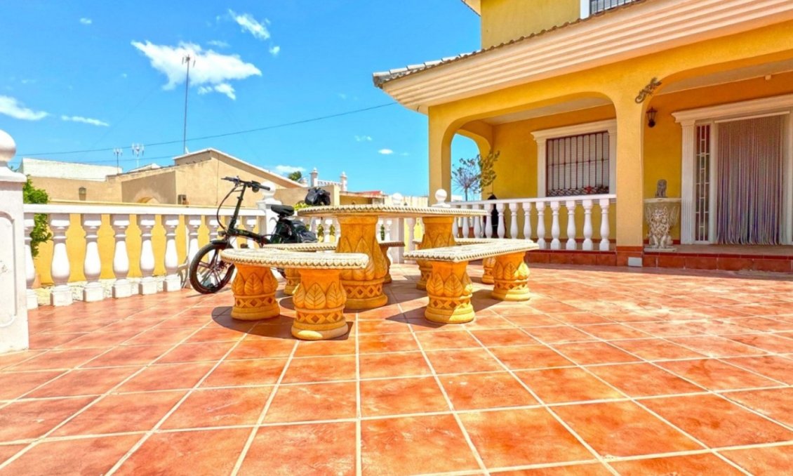 Revente - Villa -
Torrevieja - Los Balcones