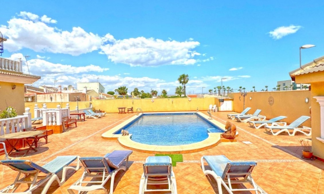 Revente - Villa -
Torrevieja - Los Balcones