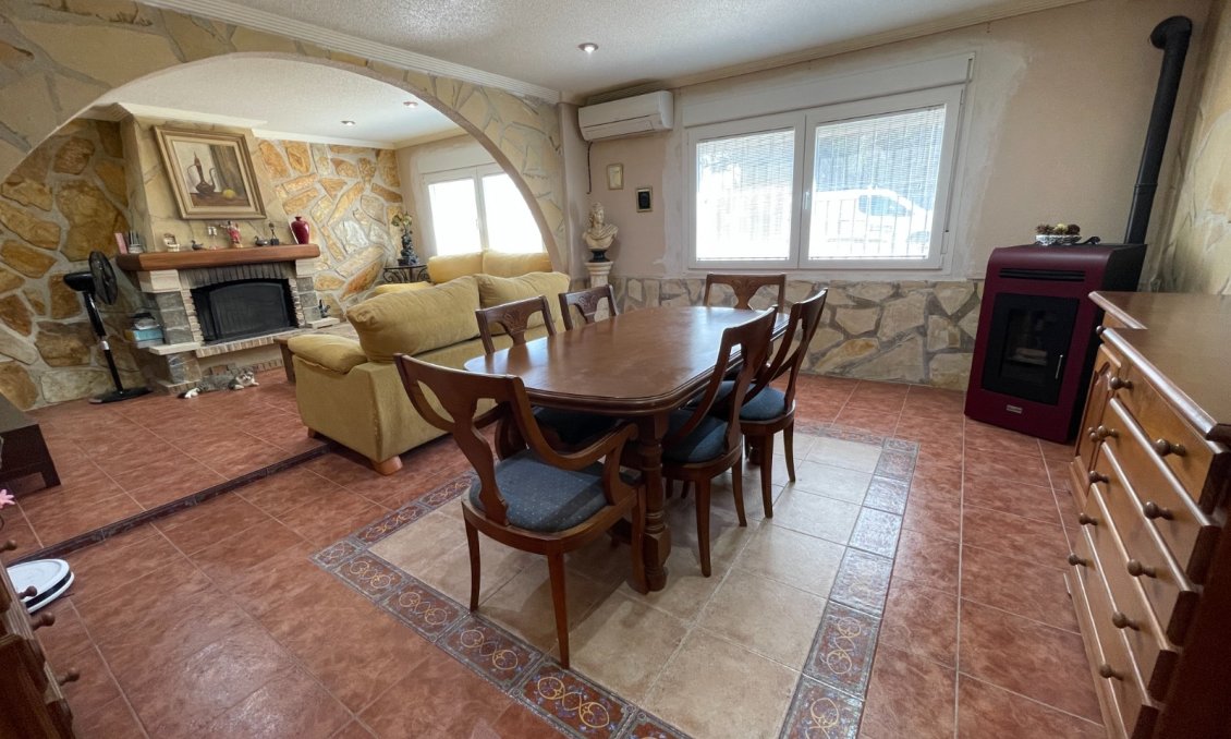 Resale - Villa -
Crevillent - Inland