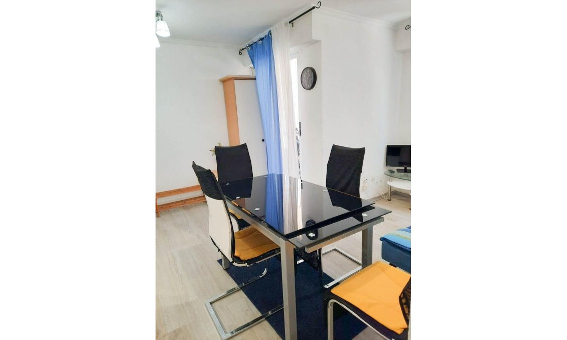 Revente - Appartement -
Torrevieja - Centro