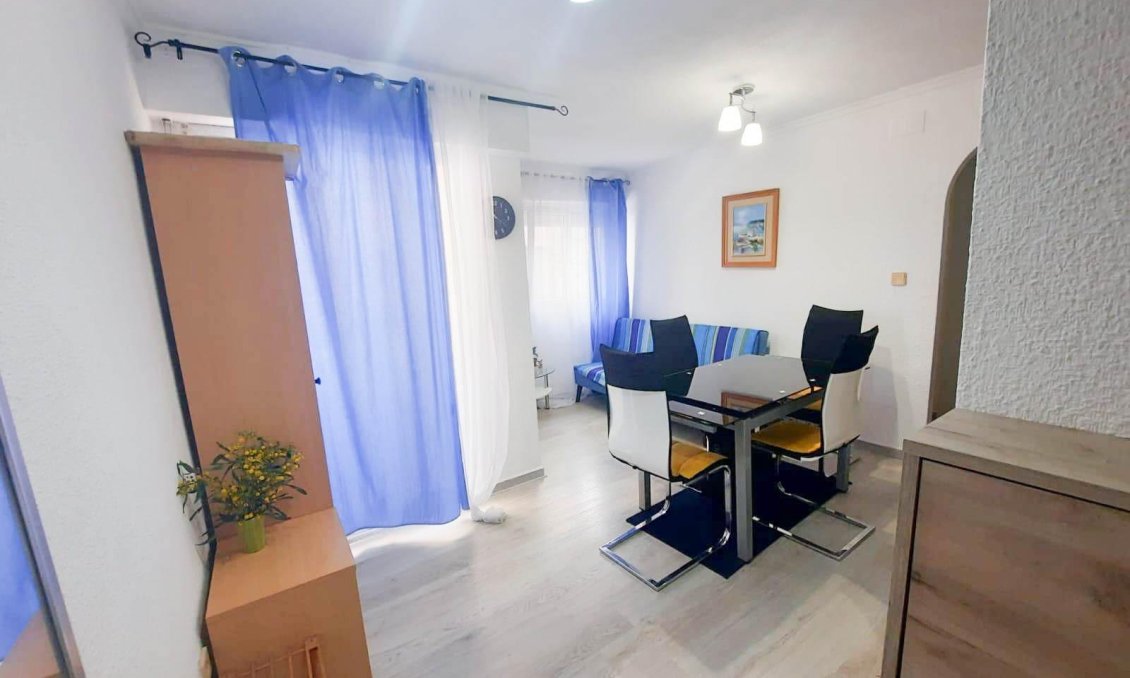 Revente - Appartement -
Torrevieja - Centro