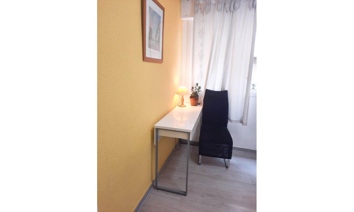 Revente - Appartement -
Torrevieja - Centro