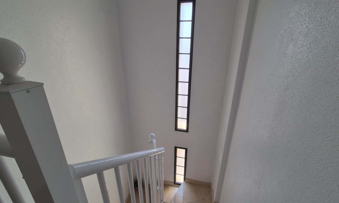 Használt Ingatlanok - Kétszintes lakás -
Torrevieja - Costa Blanca