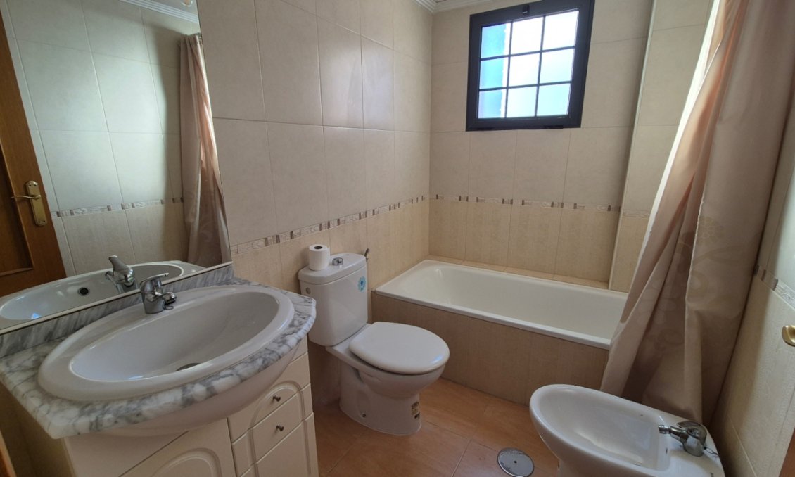 Használt Ingatlanok - Kétszintes lakás -
Torrevieja - Costa Blanca