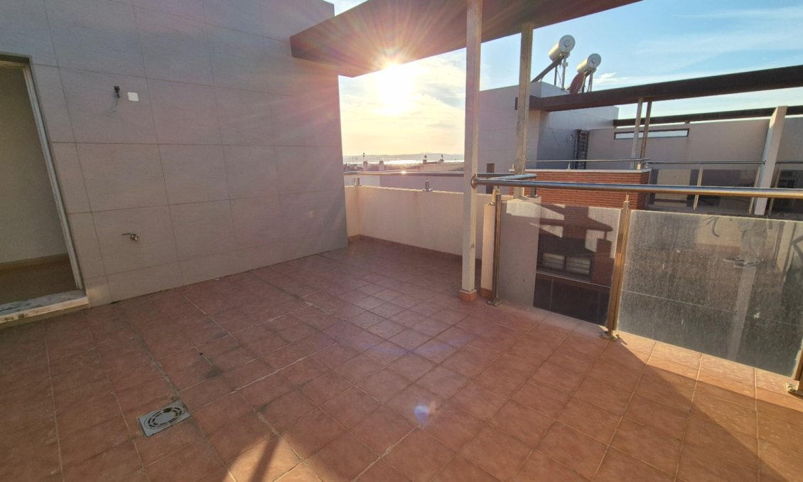 Használt Ingatlanok - Kétszintes lakás -
Torrevieja - Costa Blanca