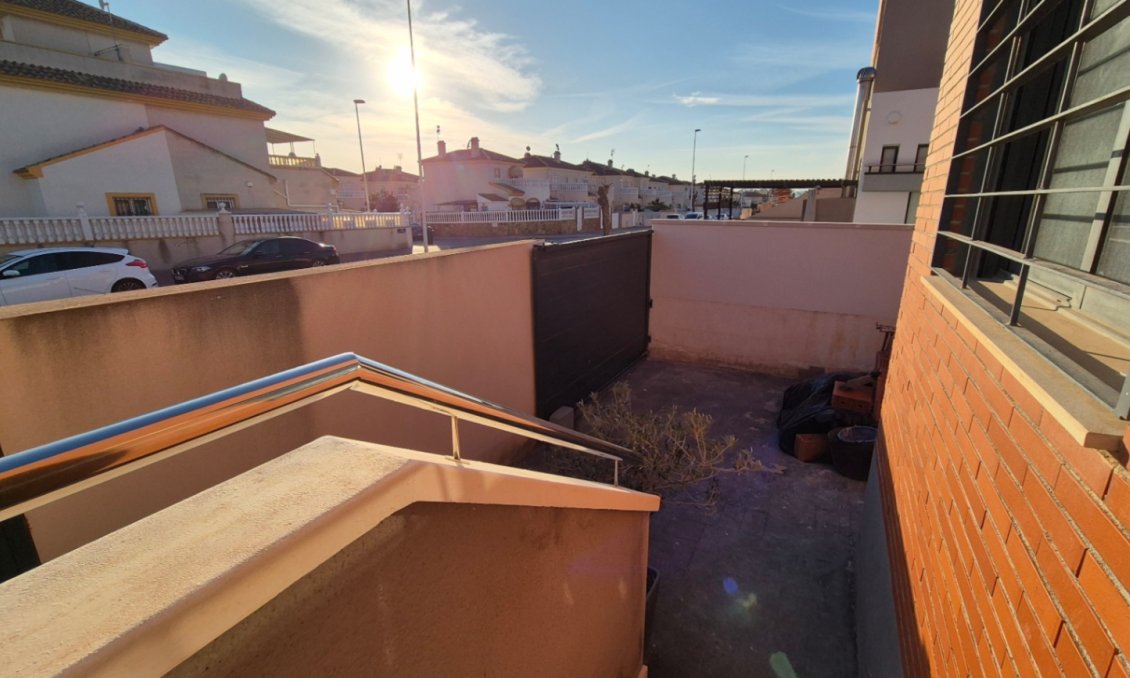 Használt Ingatlanok - Kétszintes lakás -
Torrevieja - Costa Blanca