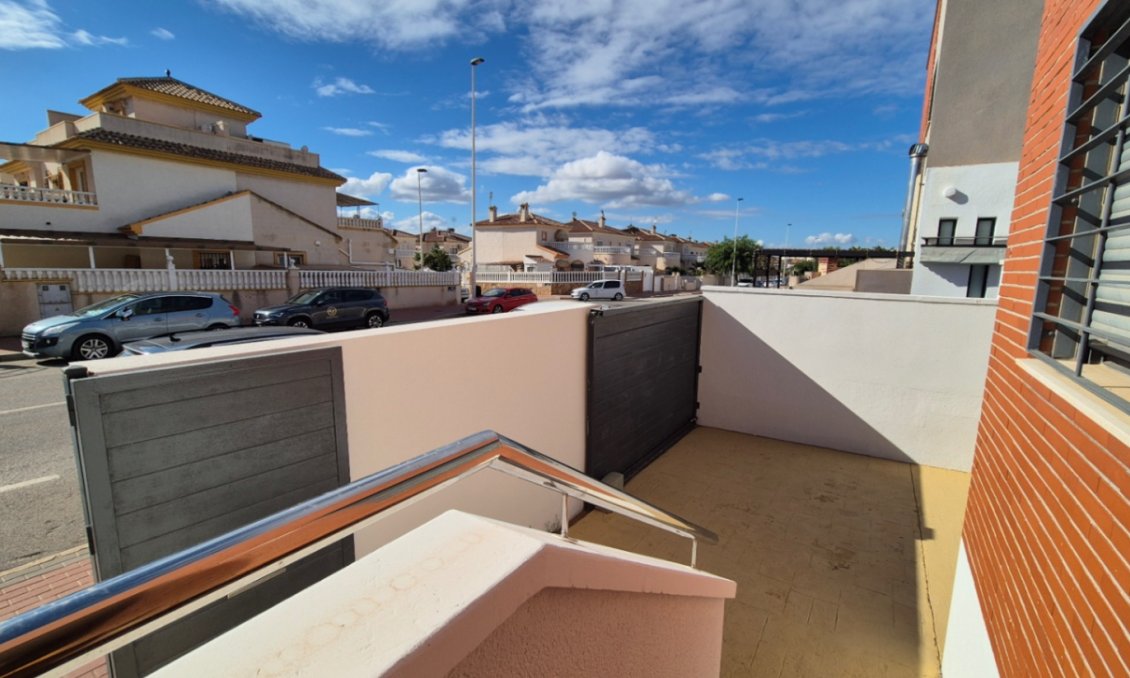 Használt Ingatlanok - Kétszintes lakás -
Torrevieja - Costa Blanca