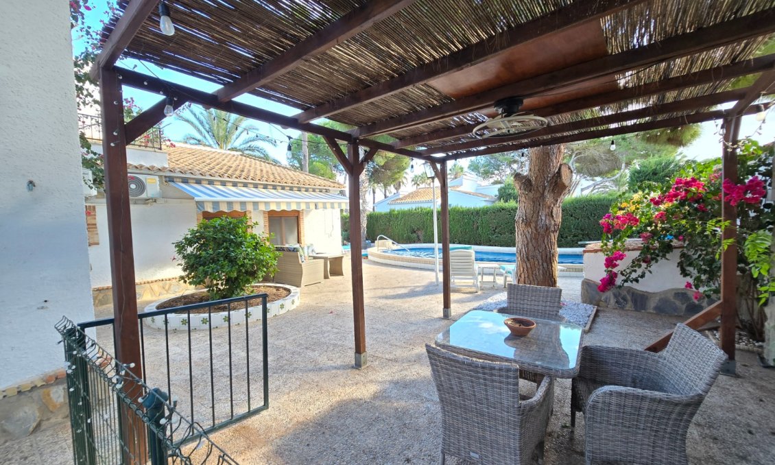 Revente - Villa -
Orihuela Costa - Costa Blanca