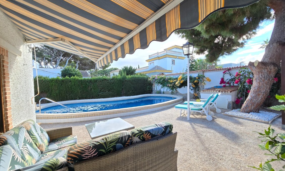 Revente - Villa -
Orihuela Costa - Costa Blanca