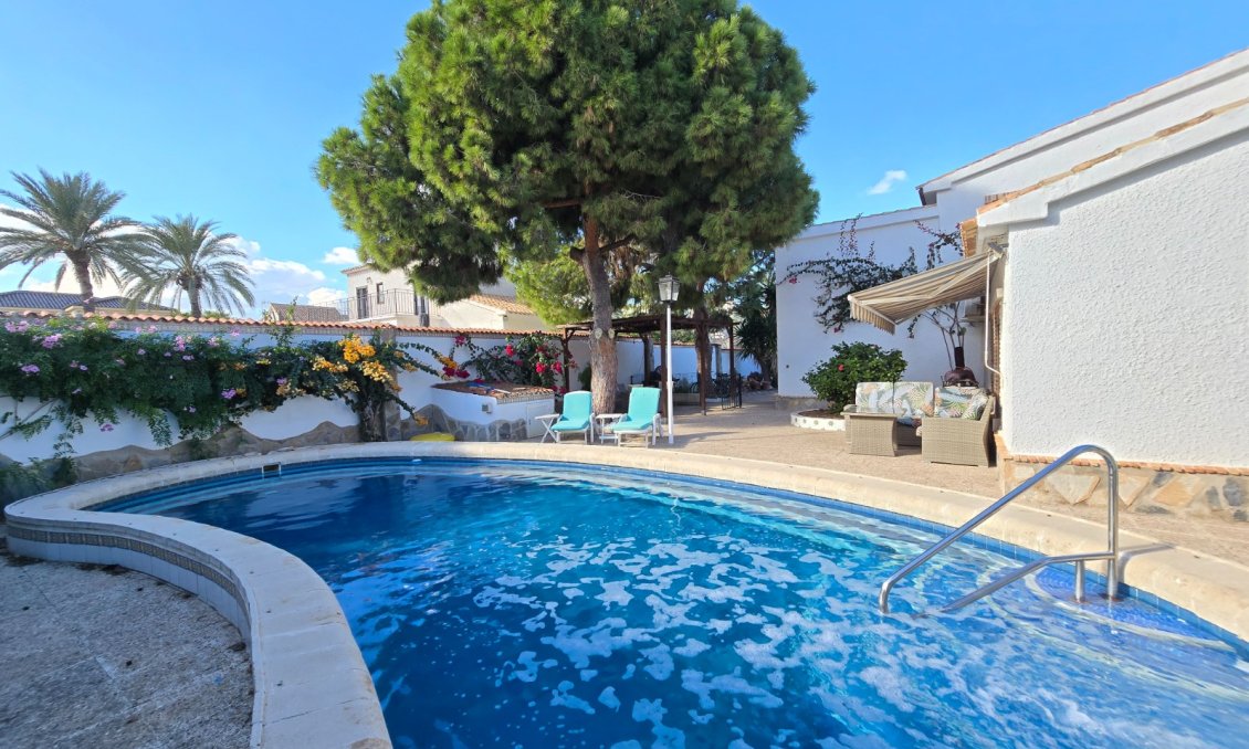 Revente - Villa -
Orihuela Costa - Costa Blanca