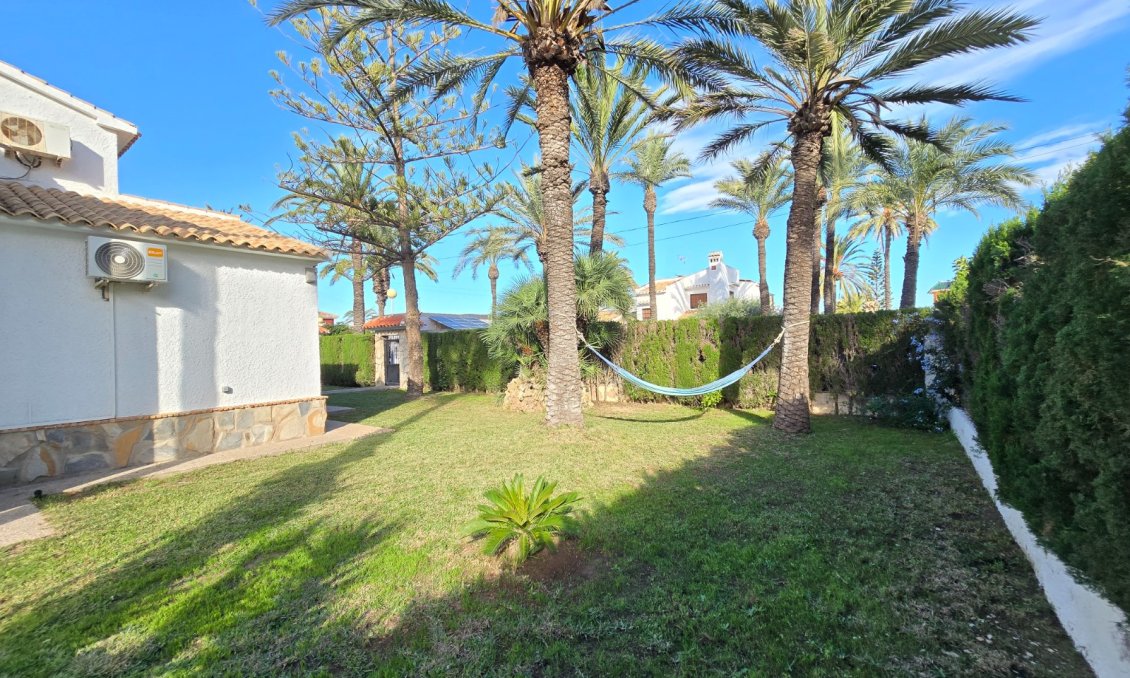 Revente - Villa -
Orihuela Costa - Costa Blanca