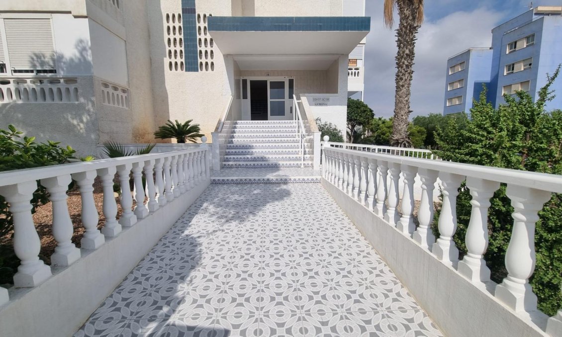 Revente - Appartement -
Torrevieja - Torreblanca