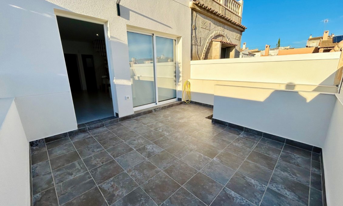 Használt Ingatlanok - Sorház -
Torrevieja - Costa Blanca