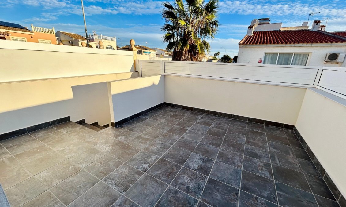 Használt Ingatlanok - Sorház -
Torrevieja - Costa Blanca