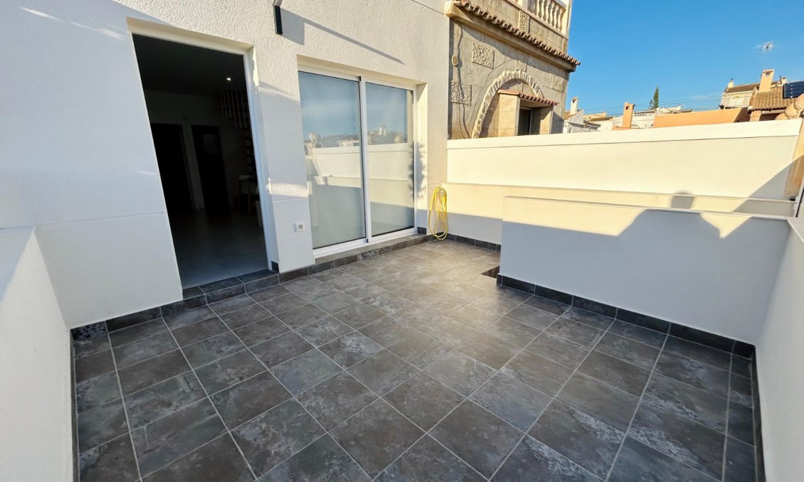 Használt Ingatlanok - Sorház -
Torrevieja - Costa Blanca