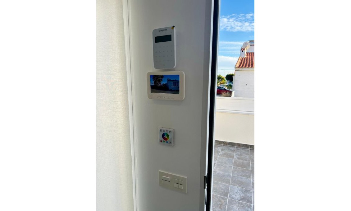 Használt Ingatlanok - Sorház -
Torrevieja - Costa Blanca