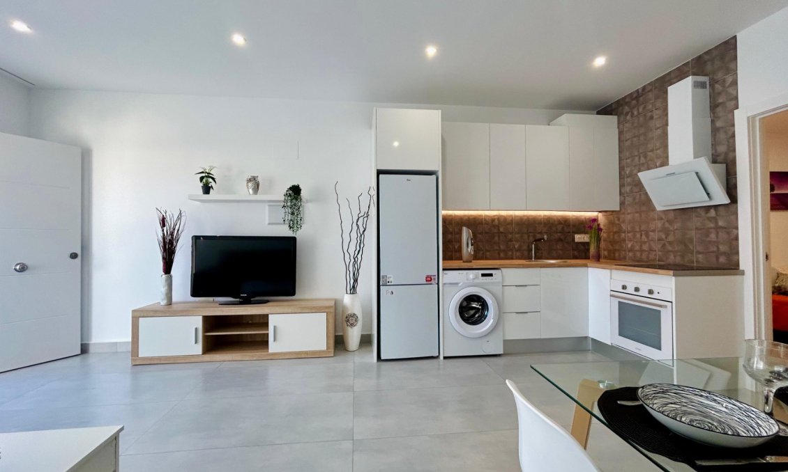 Használt Ingatlanok - Sorház -
Torrevieja - Costa Blanca