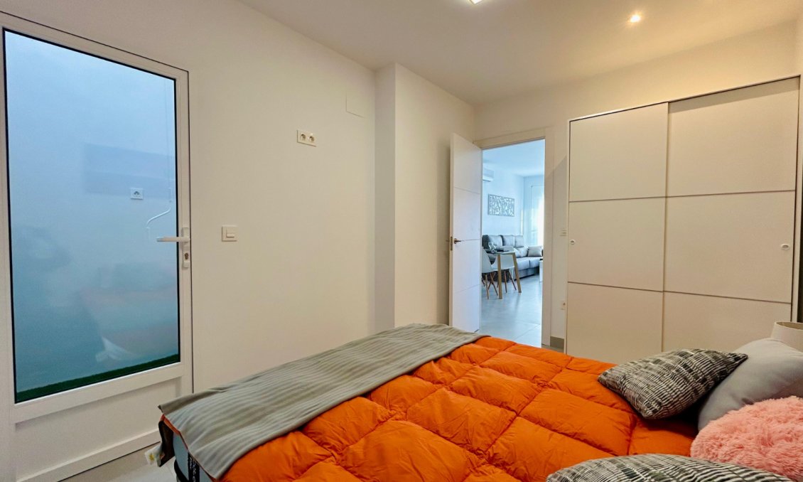 Használt Ingatlanok - Sorház -
Torrevieja - Costa Blanca