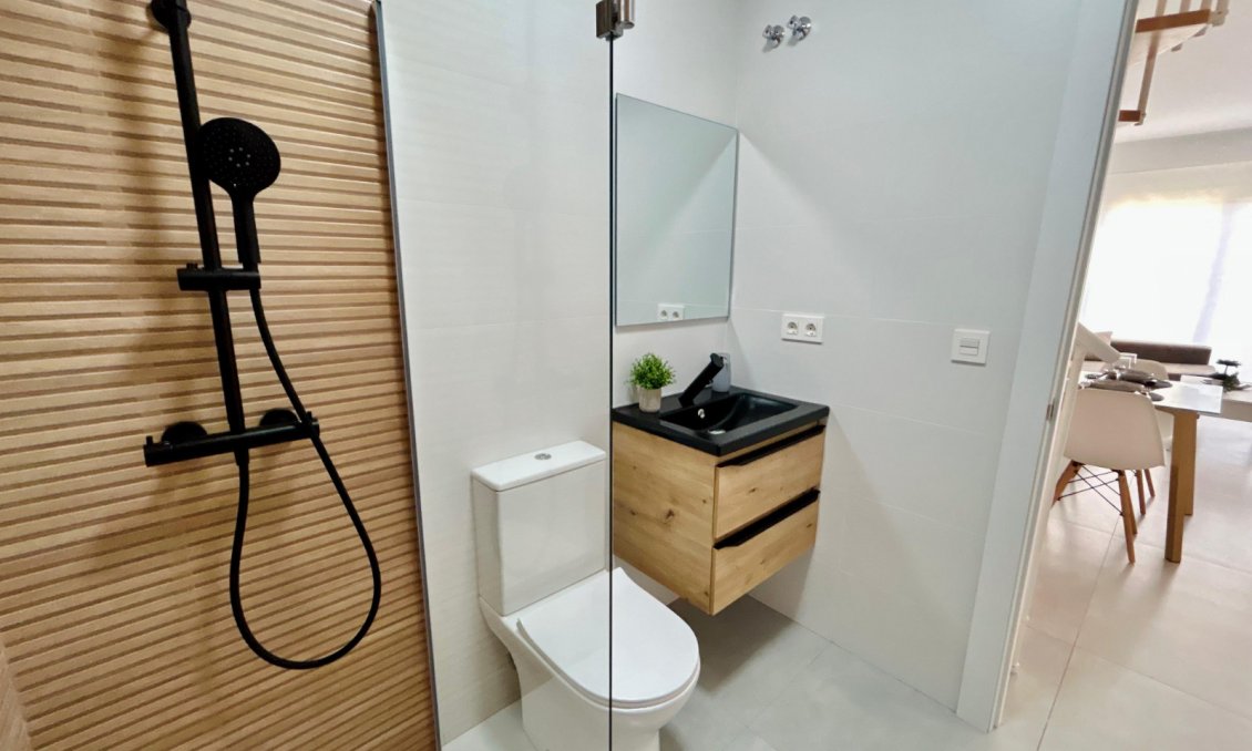 Használt Ingatlanok - Sorház -
Torrevieja - Costa Blanca