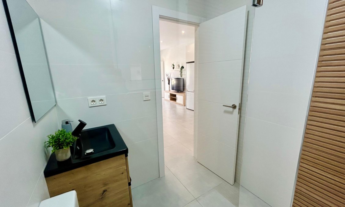 Használt Ingatlanok - Sorház -
Torrevieja - Costa Blanca