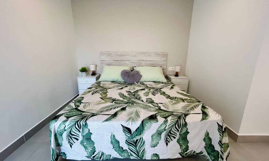 Használt Ingatlanok - Sorház -
Torrevieja - Costa Blanca