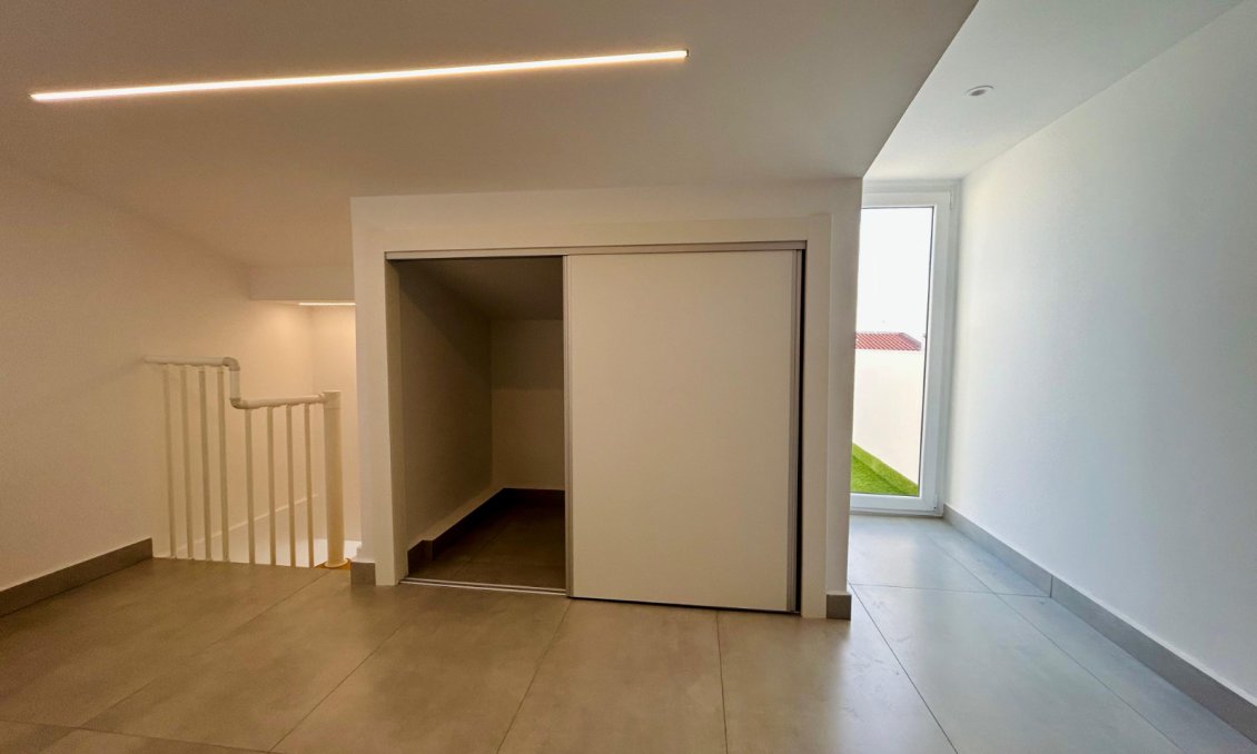 Használt Ingatlanok - Sorház -
Torrevieja - Costa Blanca