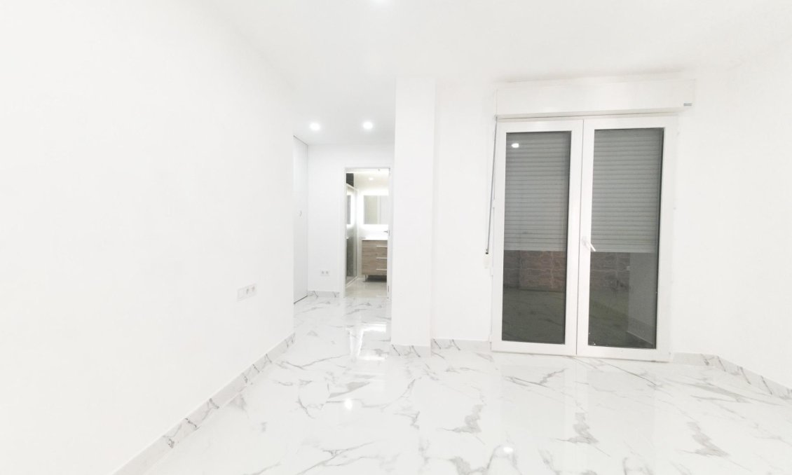 Wiederverkauf - Wohnung -
Torrevieja - Playa De Los Naufragos