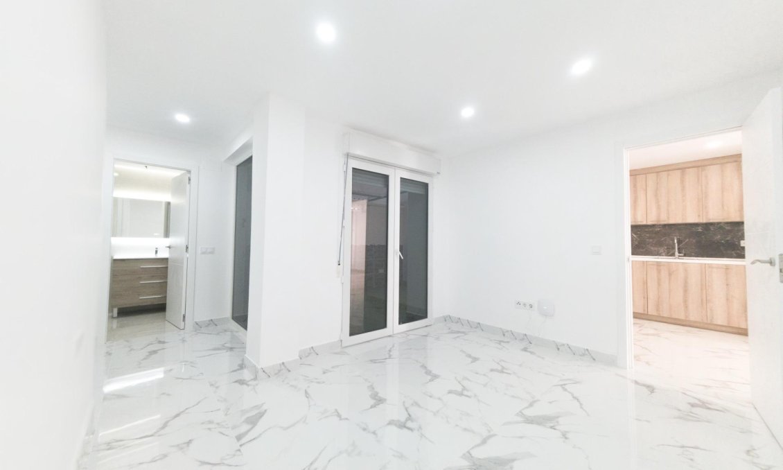 Wiederverkauf - Wohnung -
Torrevieja - Playa De Los Naufragos