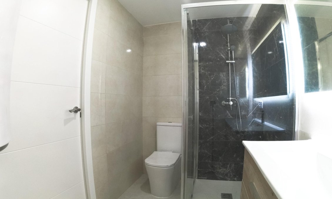 Wiederverkauf - Wohnung -
Torrevieja - Playa De Los Naufragos