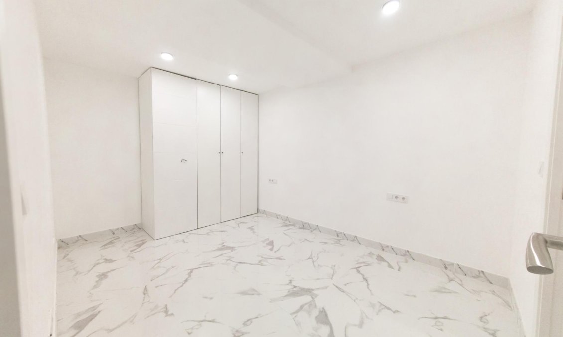 Wiederverkauf - Wohnung -
Torrevieja - Playa De Los Naufragos