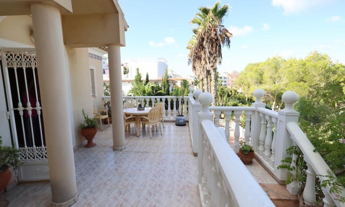 Revente - Villa -
Orihuela Costa - Costa Blanca