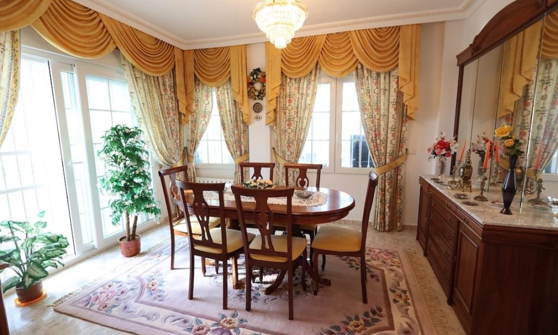 Revente - Villa -
Orihuela Costa - Costa Blanca