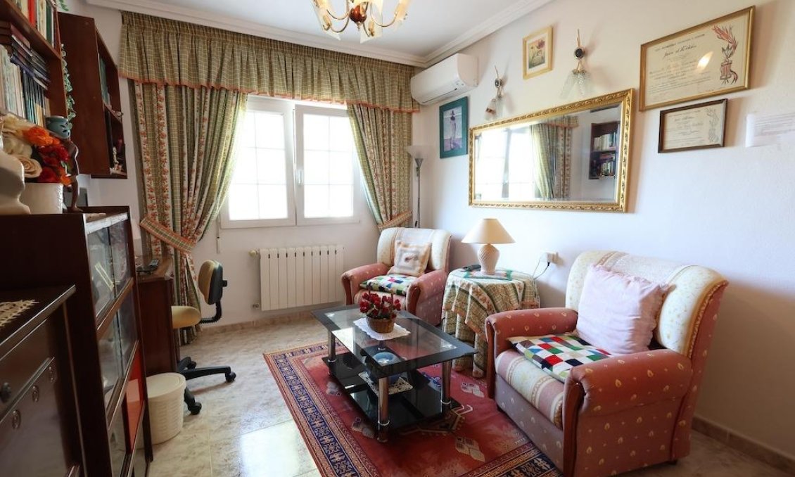 Revente - Villa -
Orihuela Costa - Costa Blanca