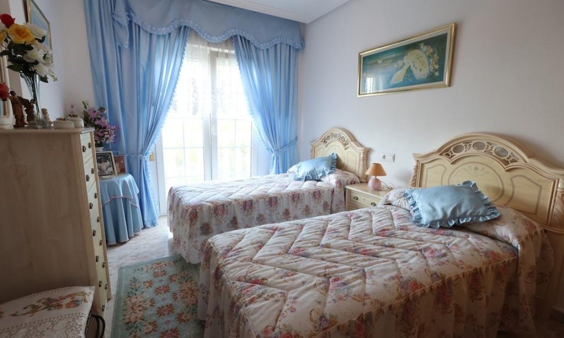 Revente - Villa -
Orihuela Costa - Costa Blanca