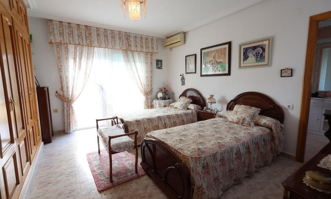 Revente - Villa -
Orihuela Costa - Costa Blanca