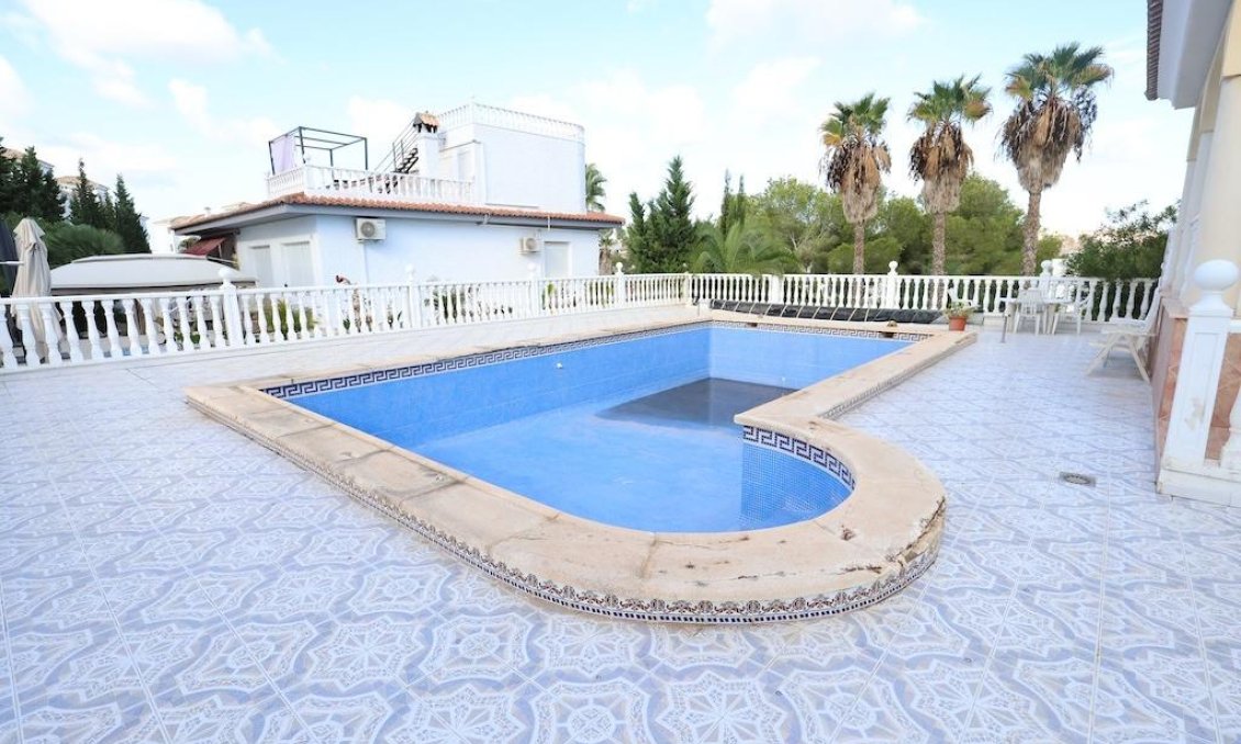 Revente - Villa -
Orihuela Costa - Costa Blanca