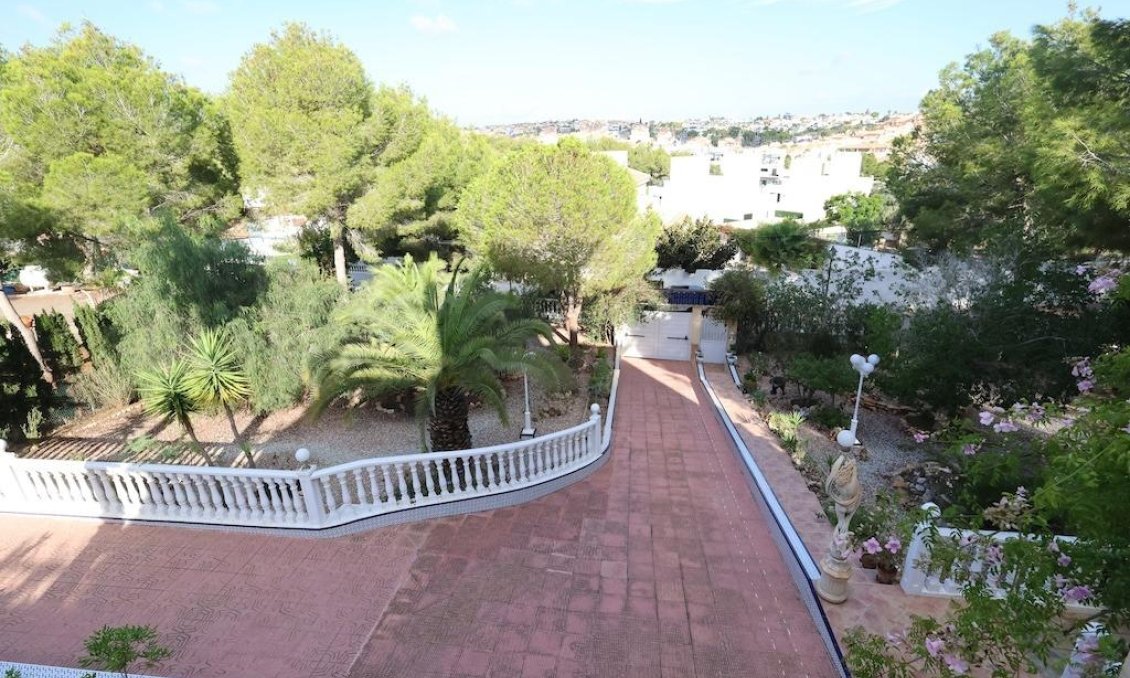 Revente - Villa -
Orihuela Costa - Costa Blanca