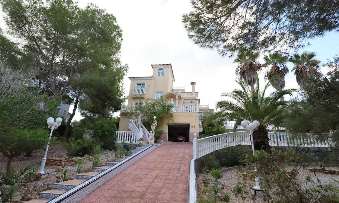 Revente - Villa -
Orihuela Costa - Costa Blanca