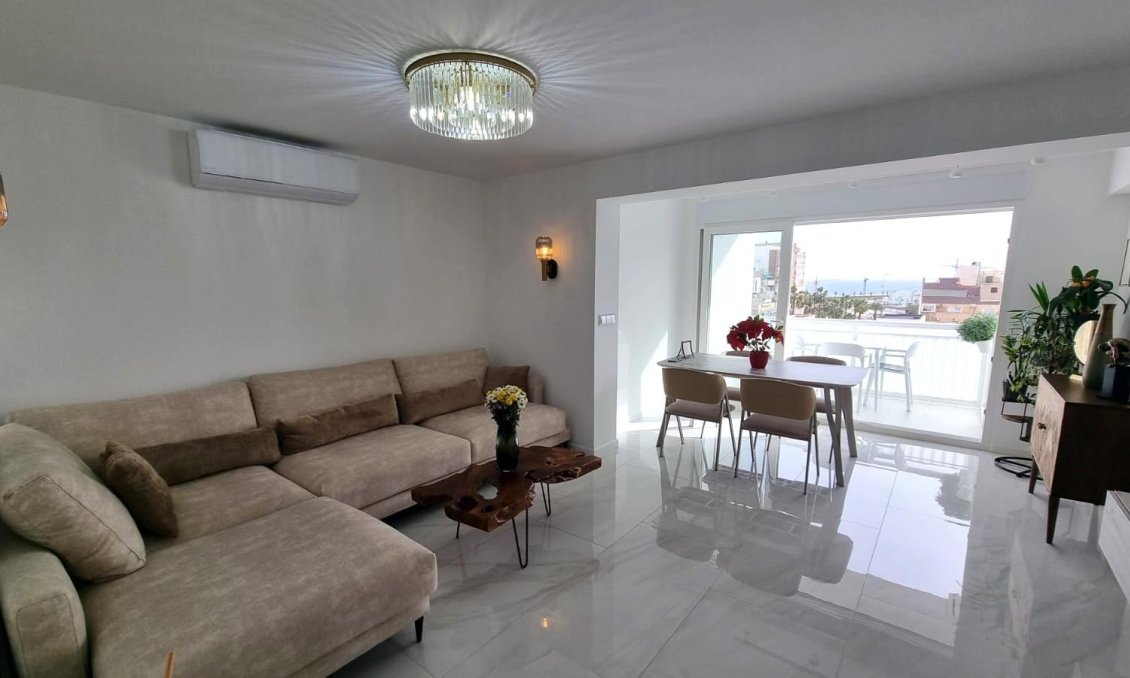 Revente - Appartement -
Torrevieja - Centro