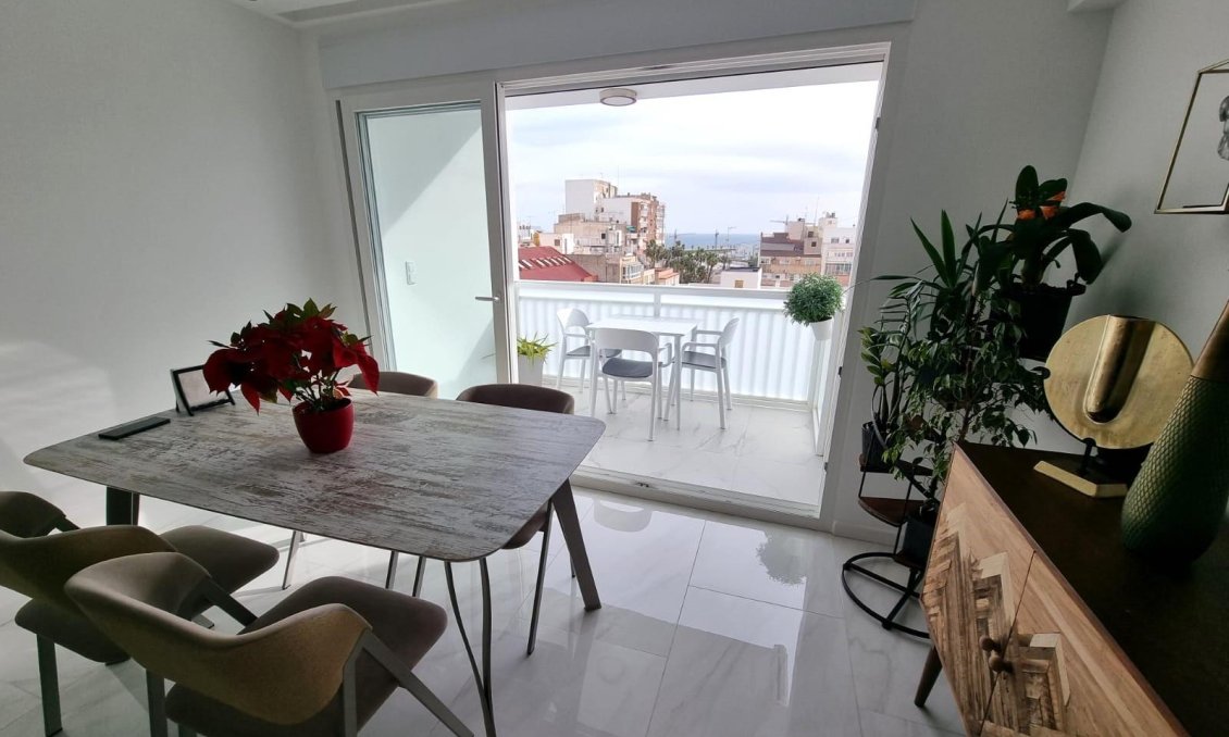 Revente - Appartement -
Torrevieja - Centro